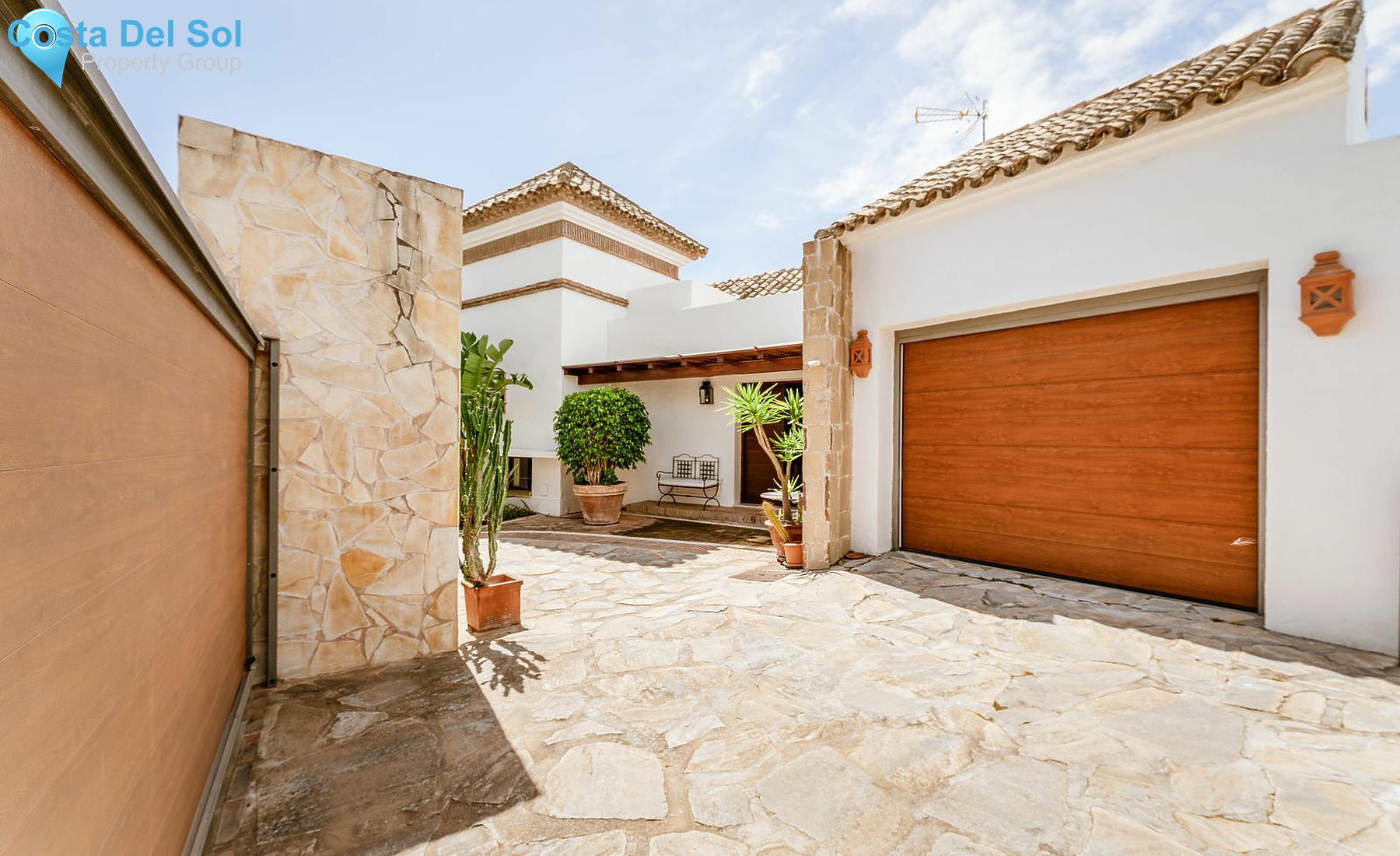 Detached Villa in Benahavís-1481662