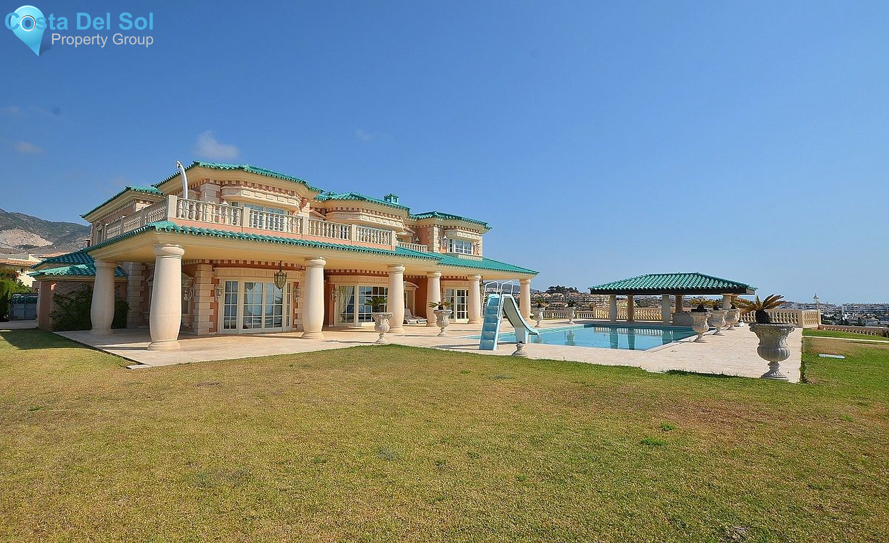 Detached Villa in Benalmadena Costa