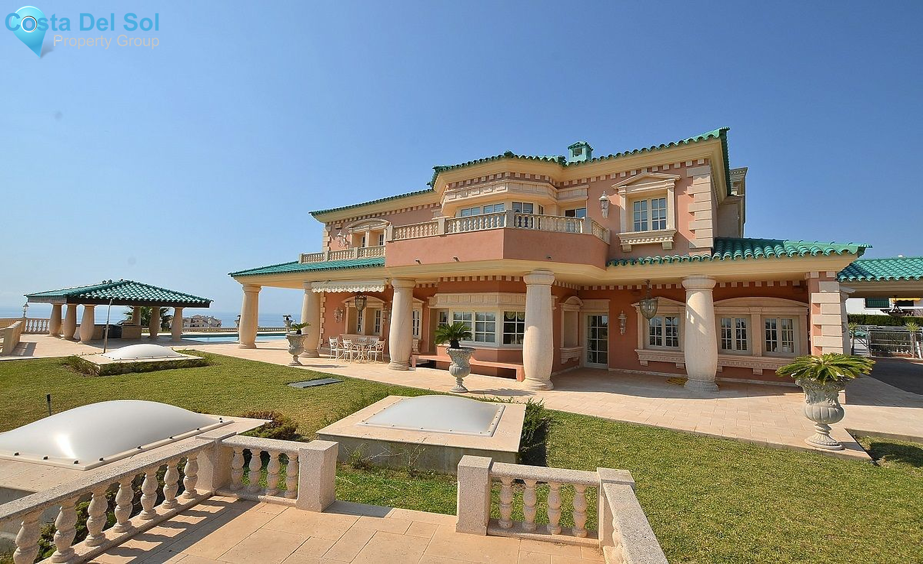 Detached Villa in Benalmadena Costa-1143743