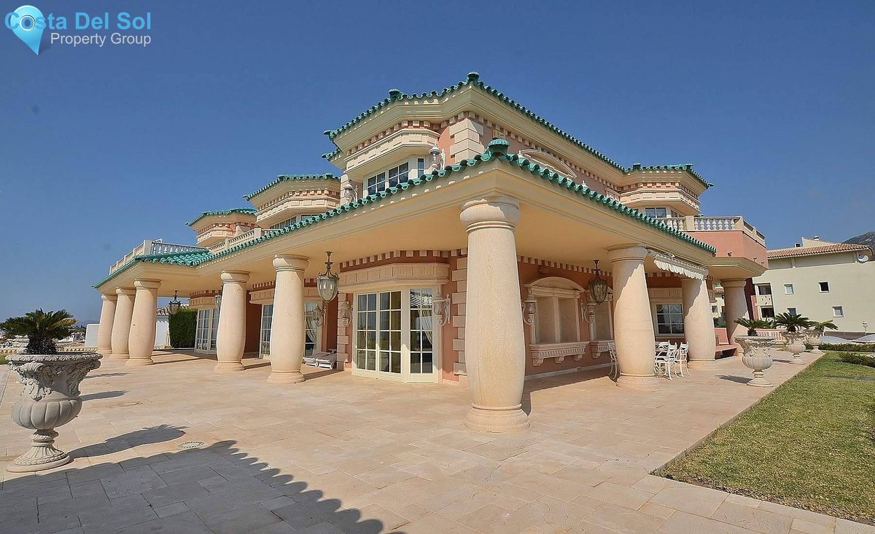 Detached Villa in Benalmadena Costa-1143748