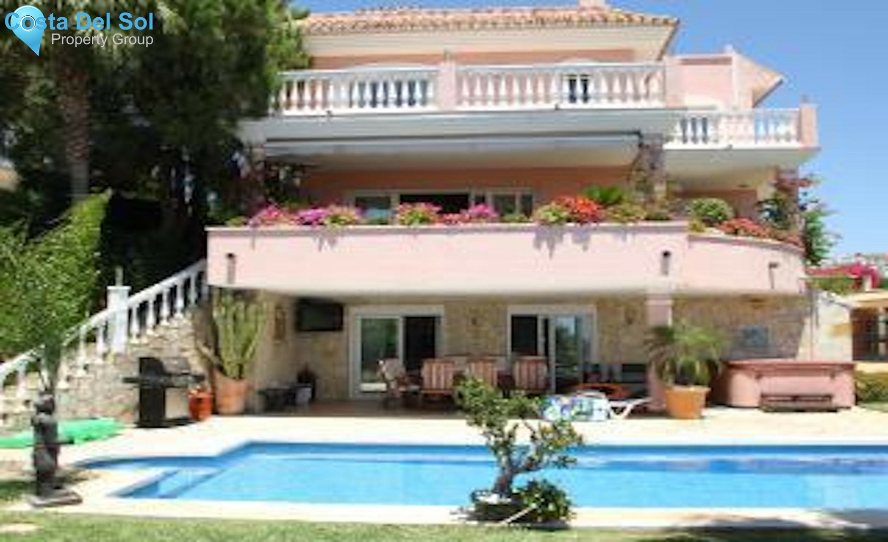 Detached Villa in Calahonda
