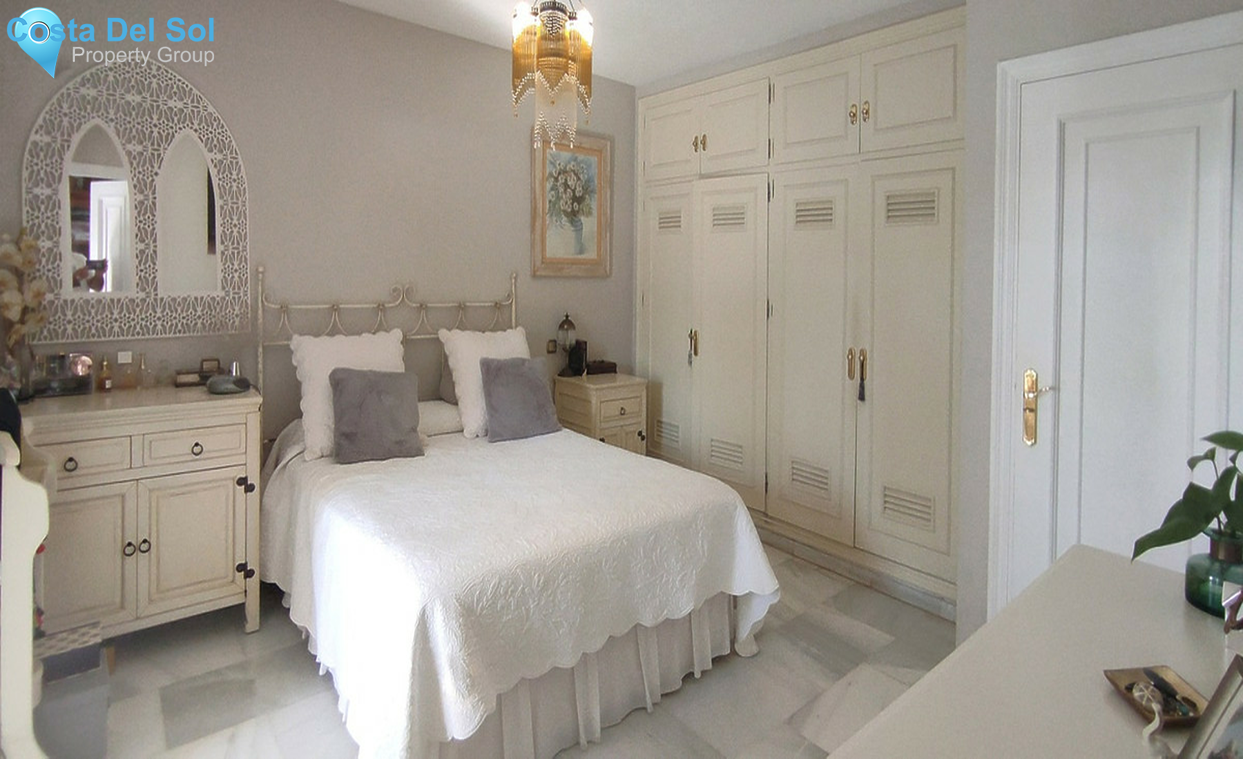 Detached Villa in El Paraiso-723682