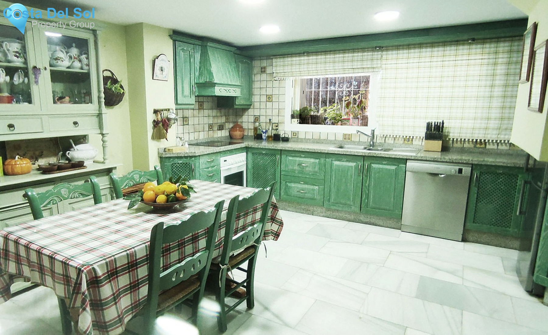 Detached Villa in El Paraiso-723678