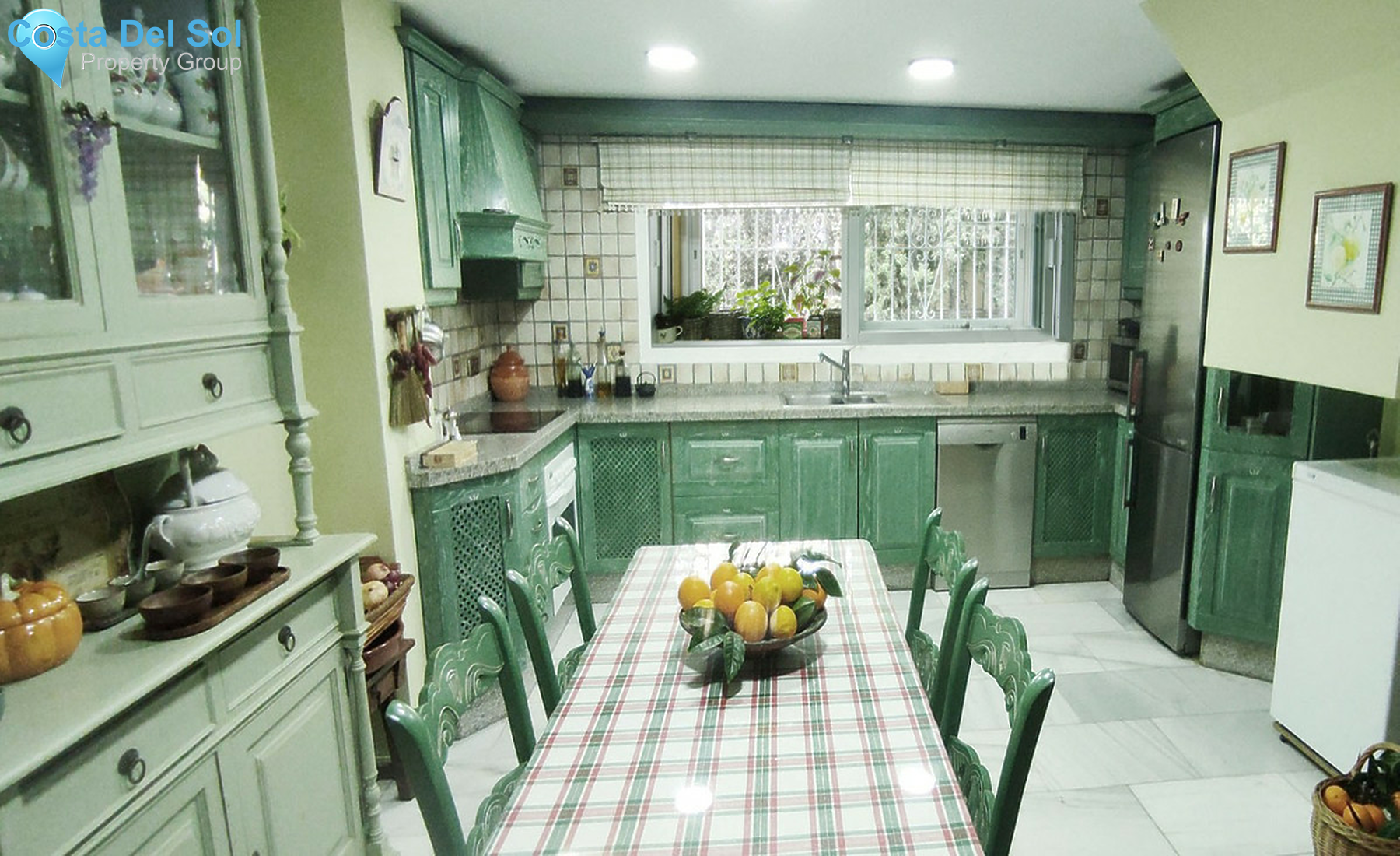 Detached Villa in El Paraiso-723680