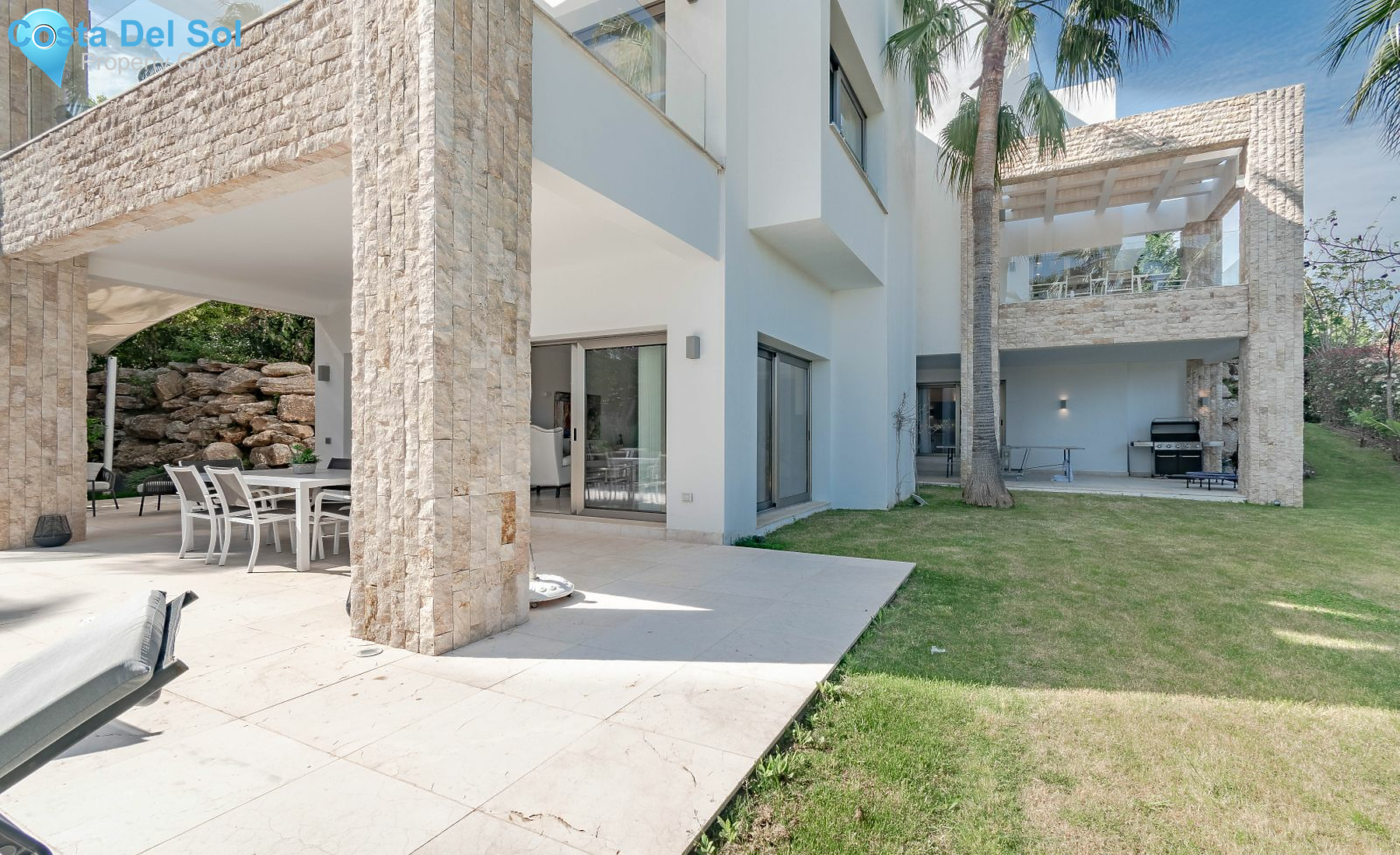 Detached Villa in El Paraiso-1138702