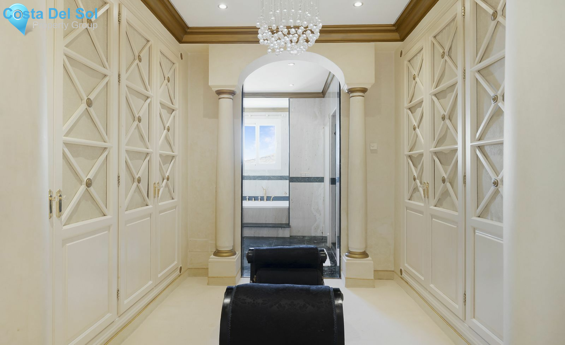 Detached Villa in El Paraiso-1141486