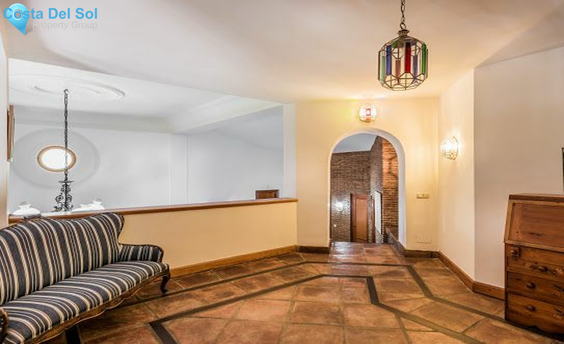 Detached Villa in El Paraiso-1164260