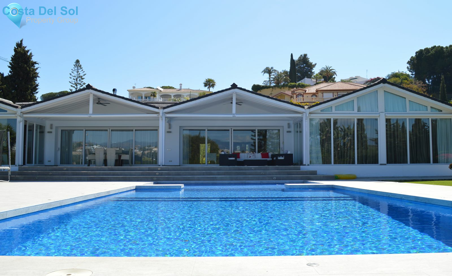 Detached Villa in El Paraiso