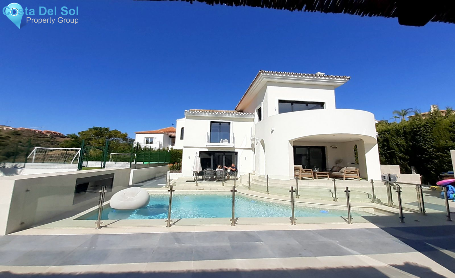 Detached Villa in El Paraiso