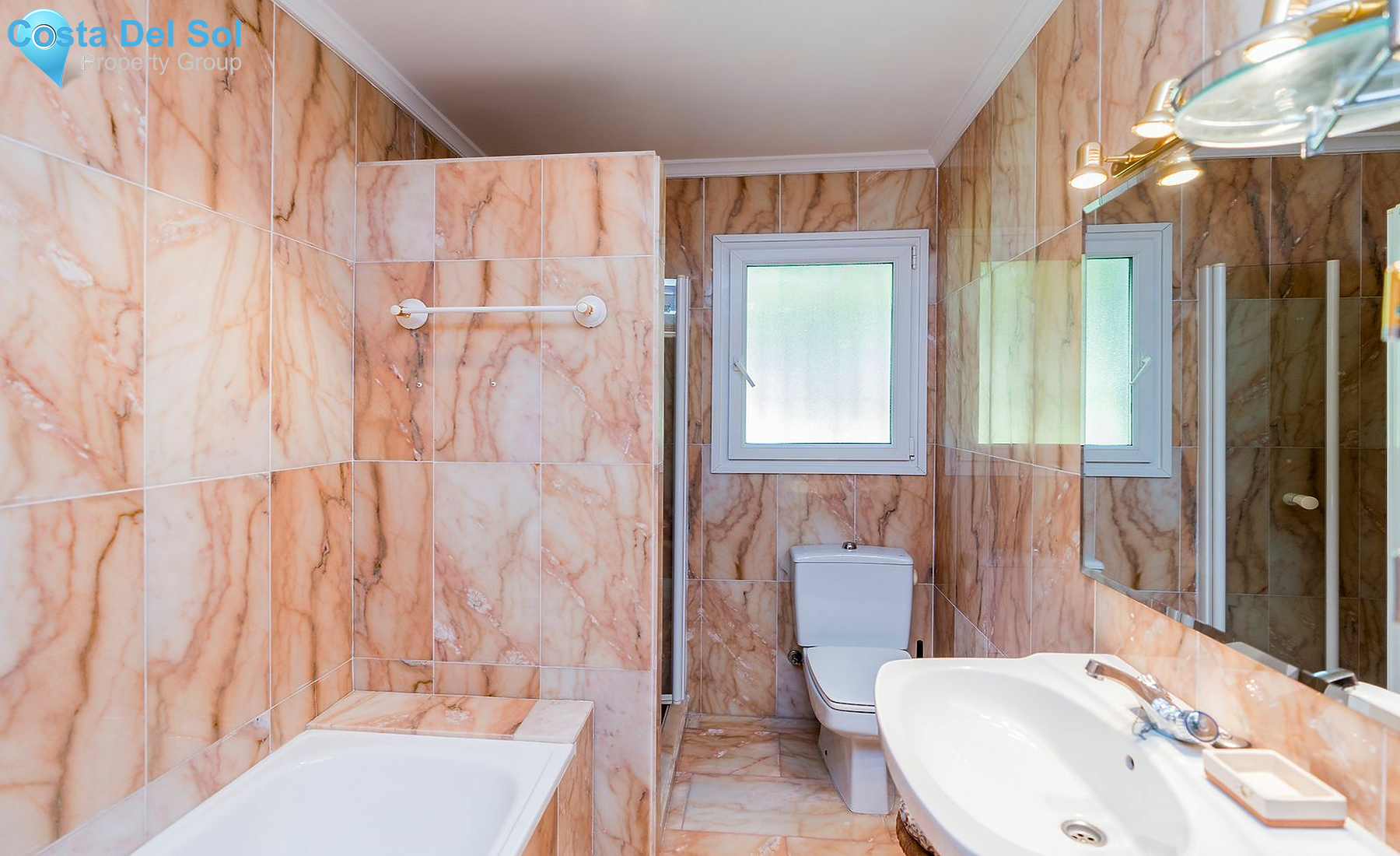 Detached Villa in El Paraiso-1482895