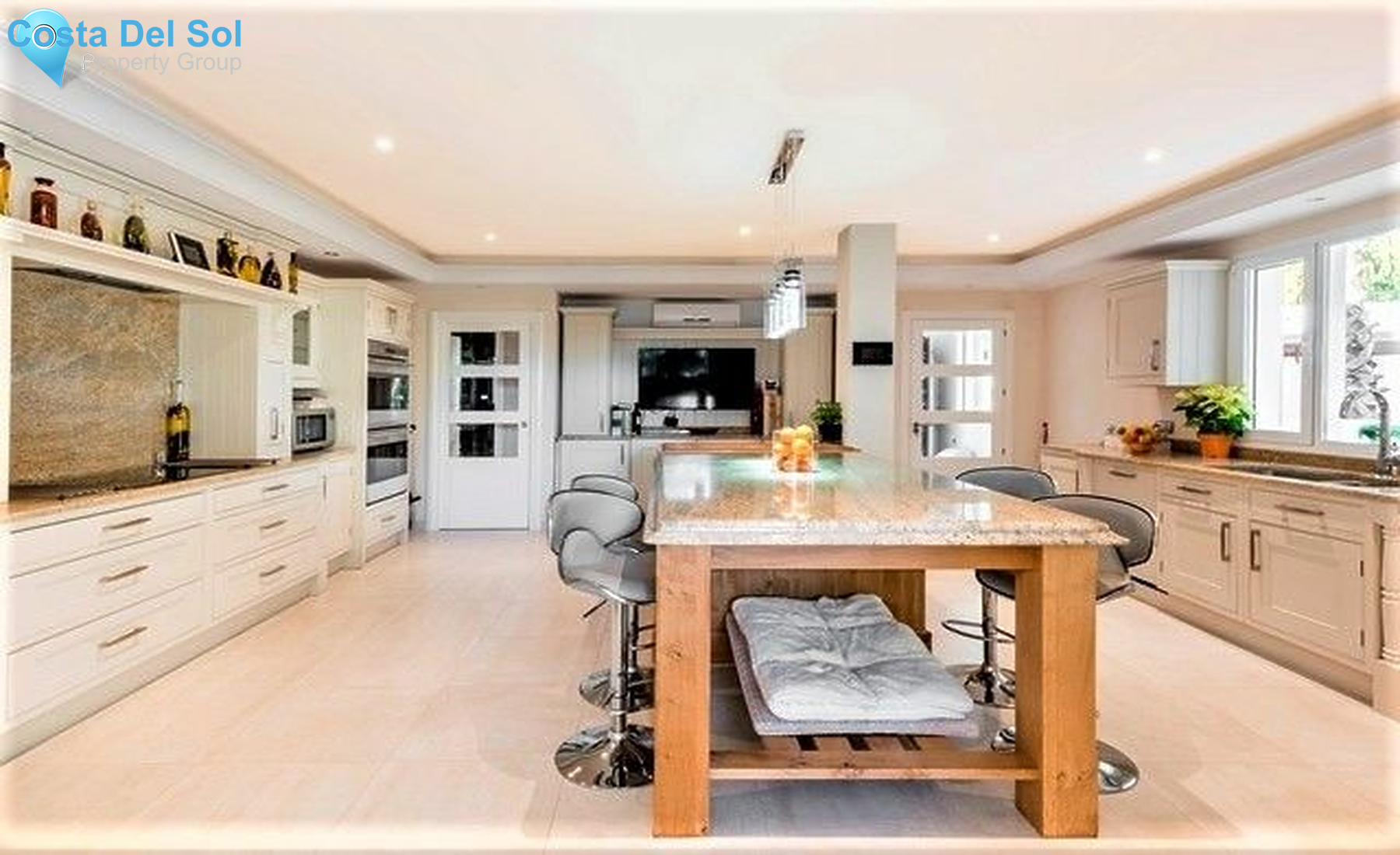 Detached Villa in Estepona-1169097