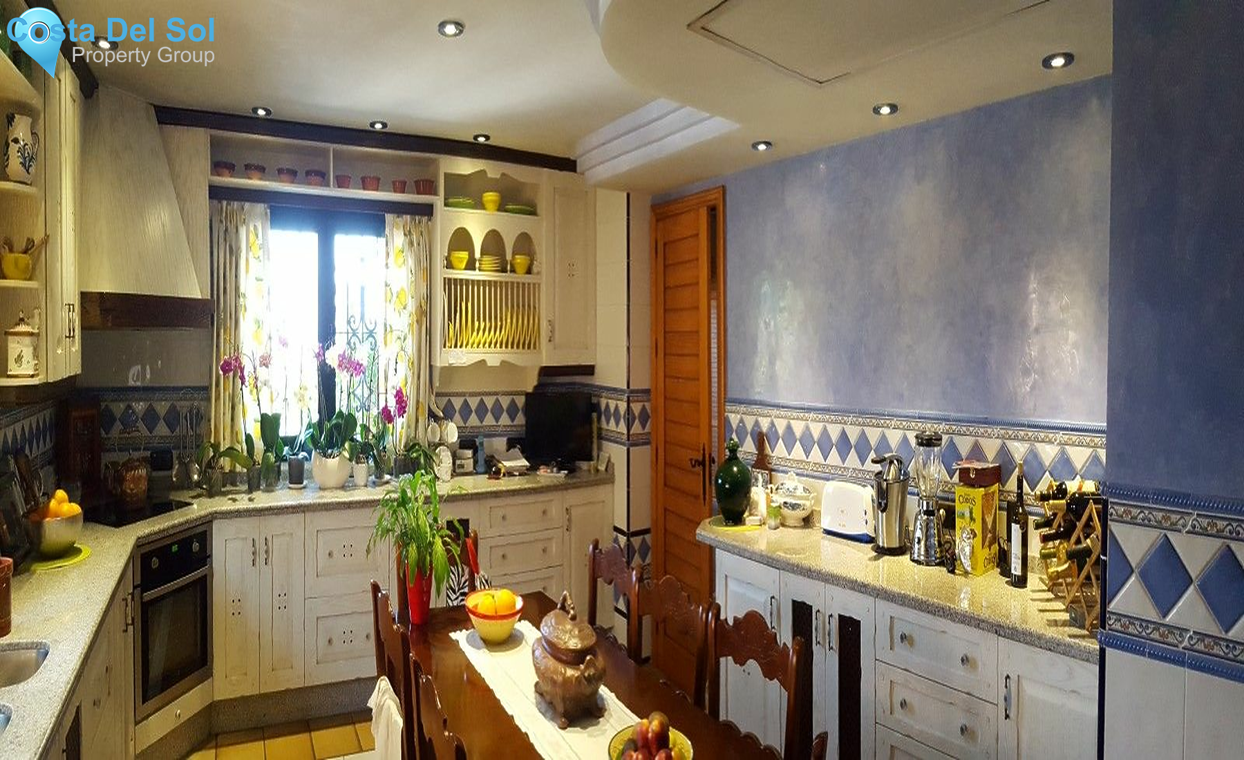 Detached Villa in Estepona-1198089