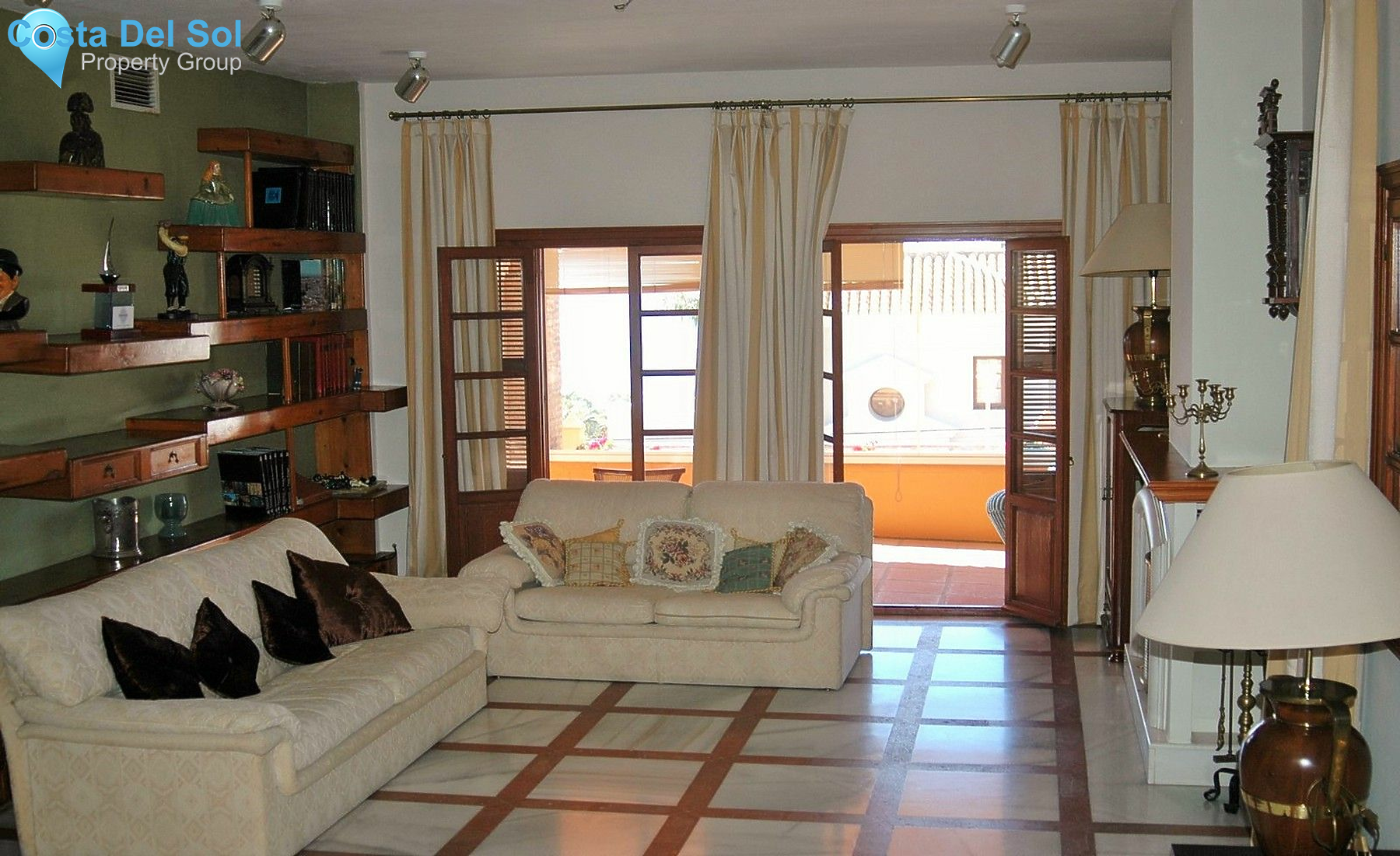 Detached Villa in Estepona-1200835