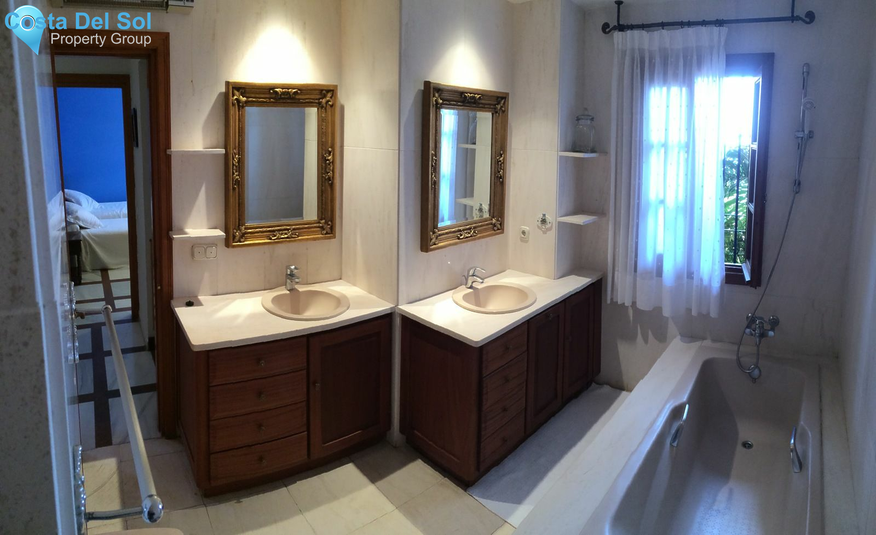 Detached Villa in Estepona-1200853