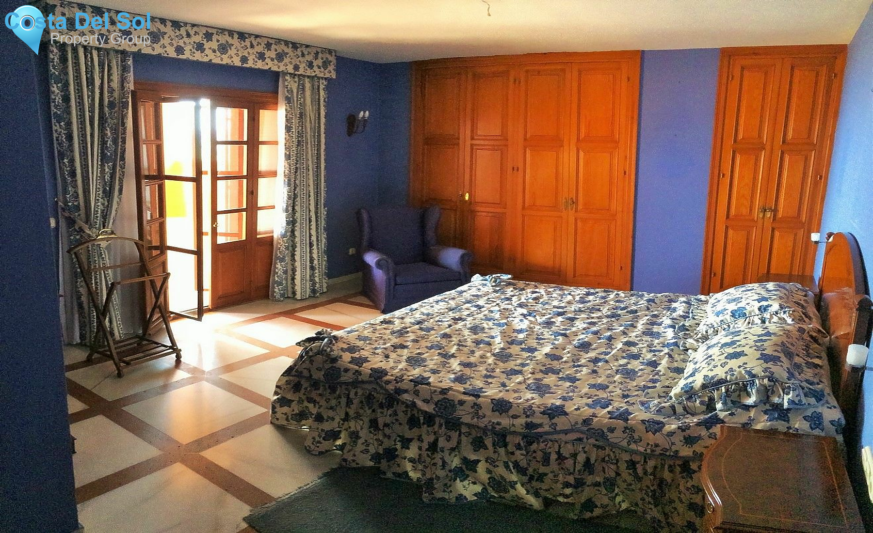 Detached Villa in Estepona-1200836
