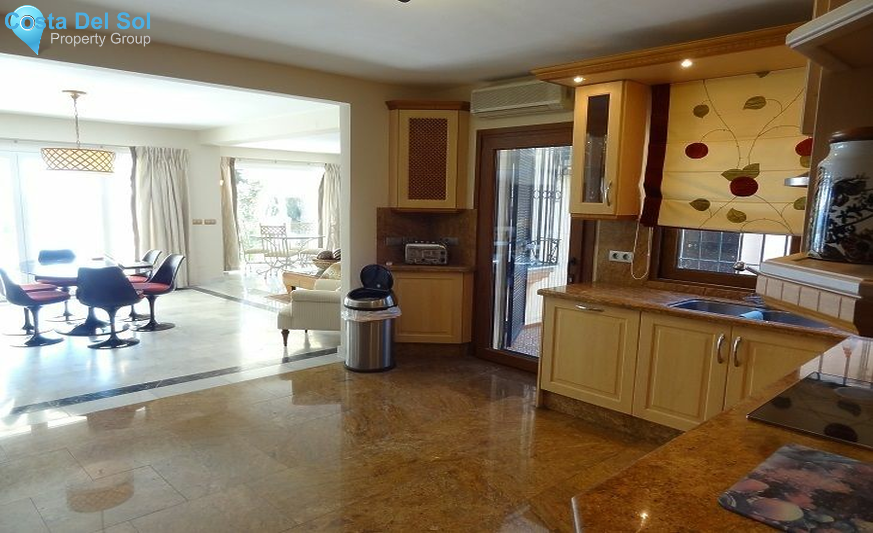 Detached Villa in Estepona-1212971