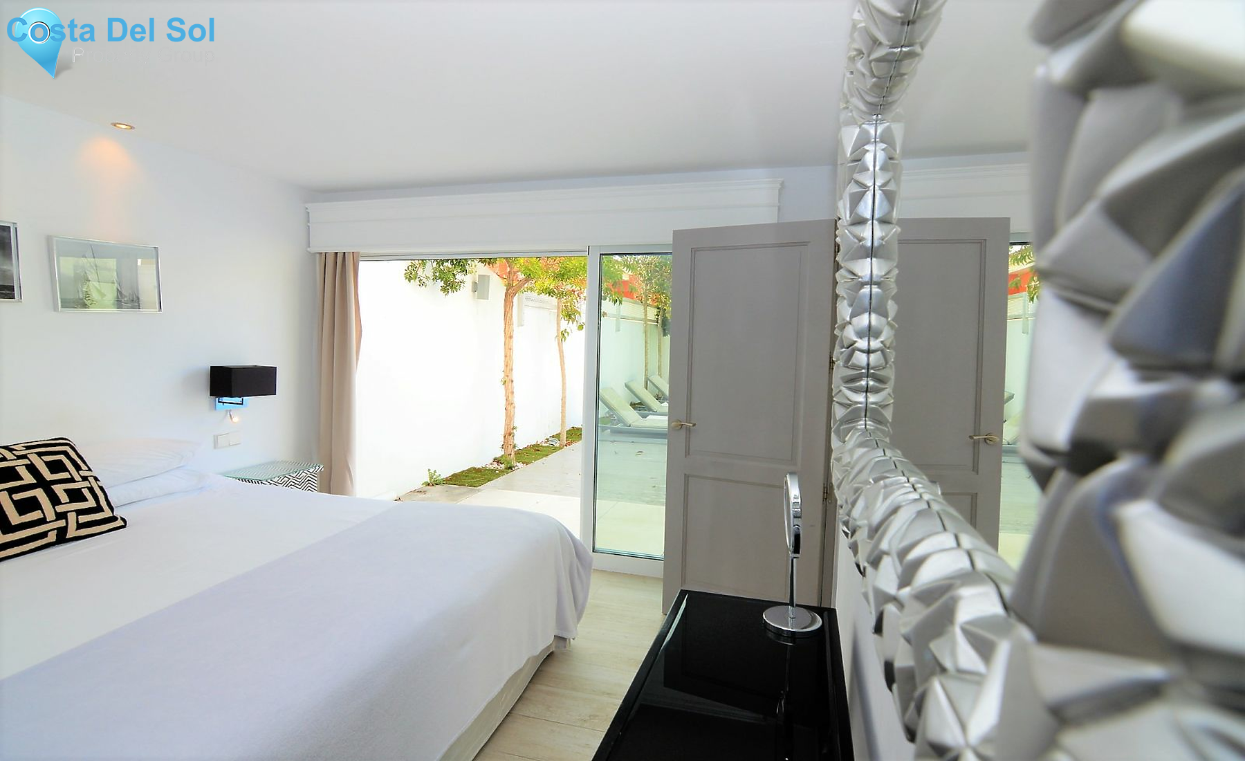 Detached Villa in Estepona-1389807