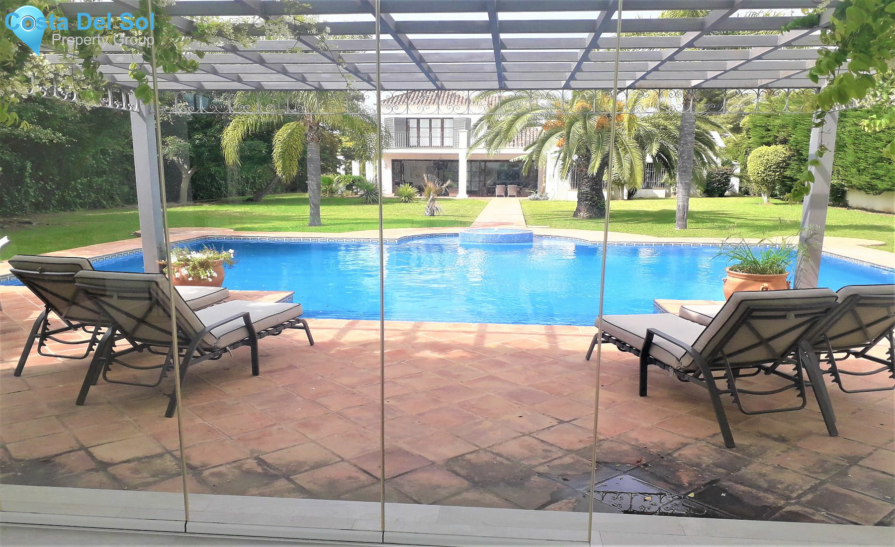 Detached Villa in Guadalmina Baja