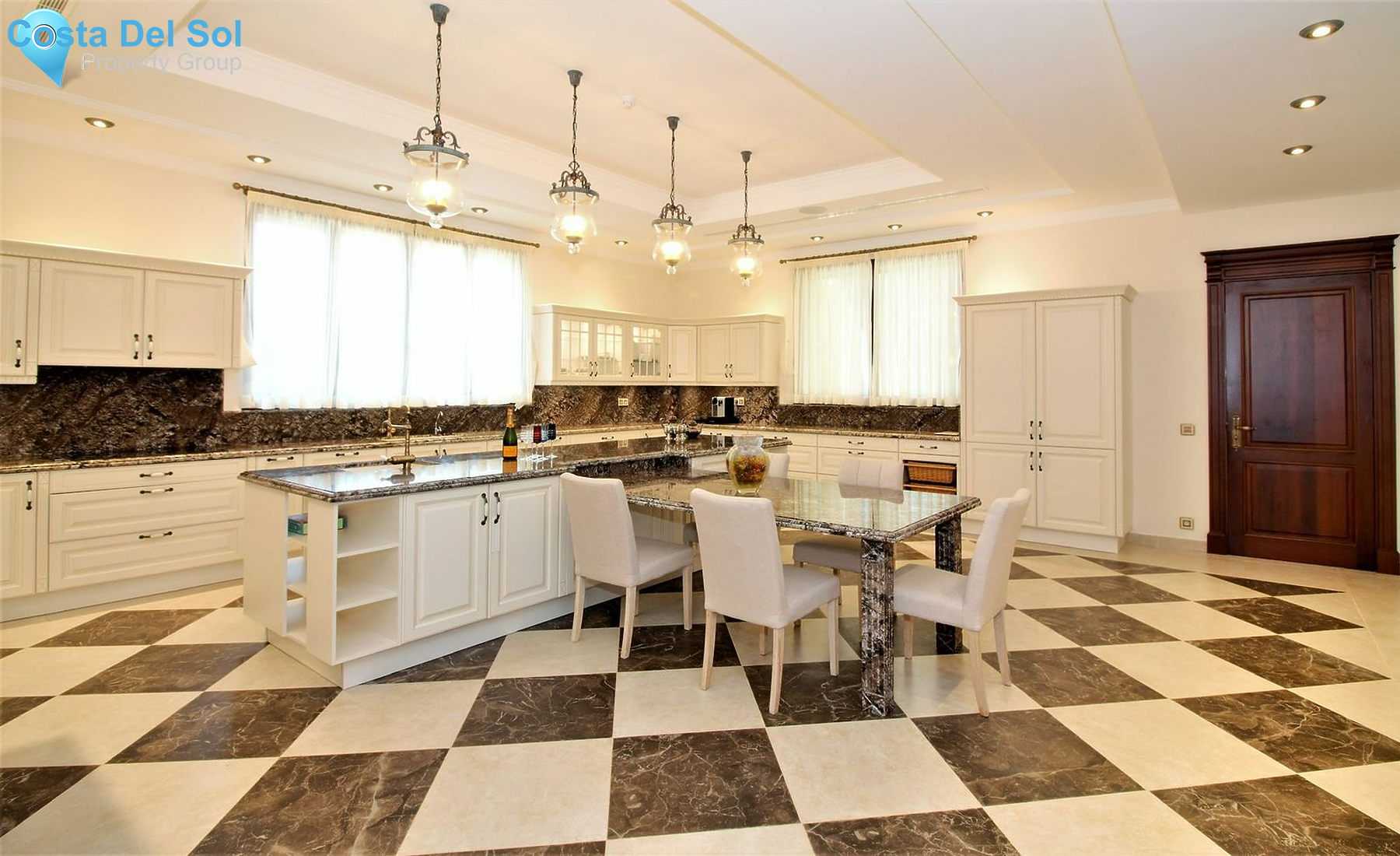 Detached Villa in Guadalmina Baja-1480974