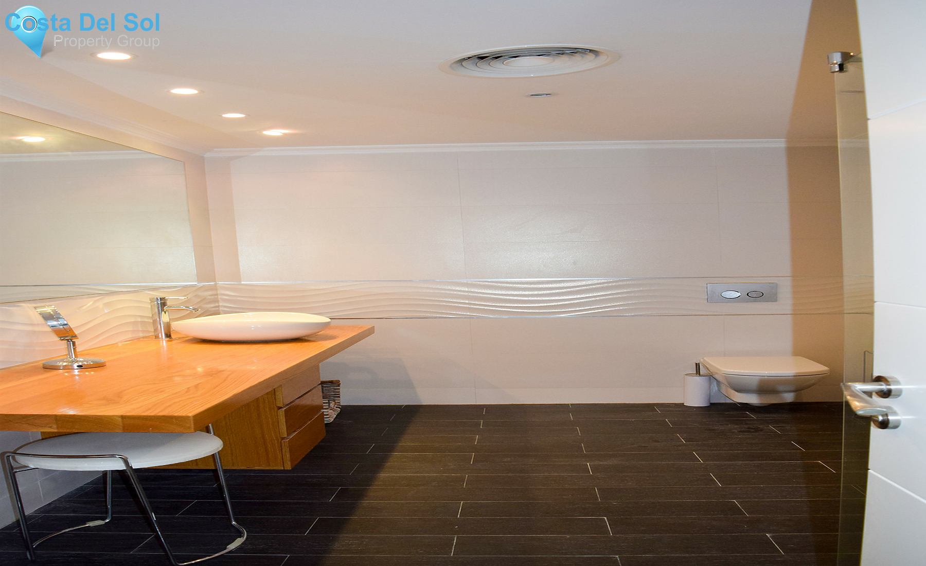 Detached Villa in Hacienda Las Chapas-724884