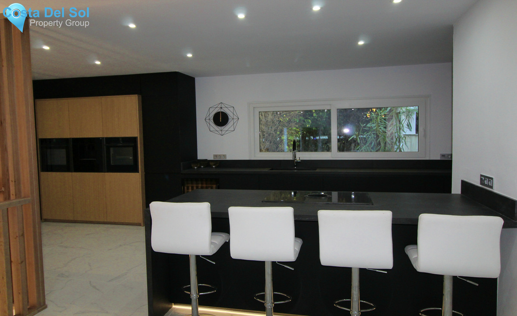 Detached Villa in Hacienda Las Chapas-688886