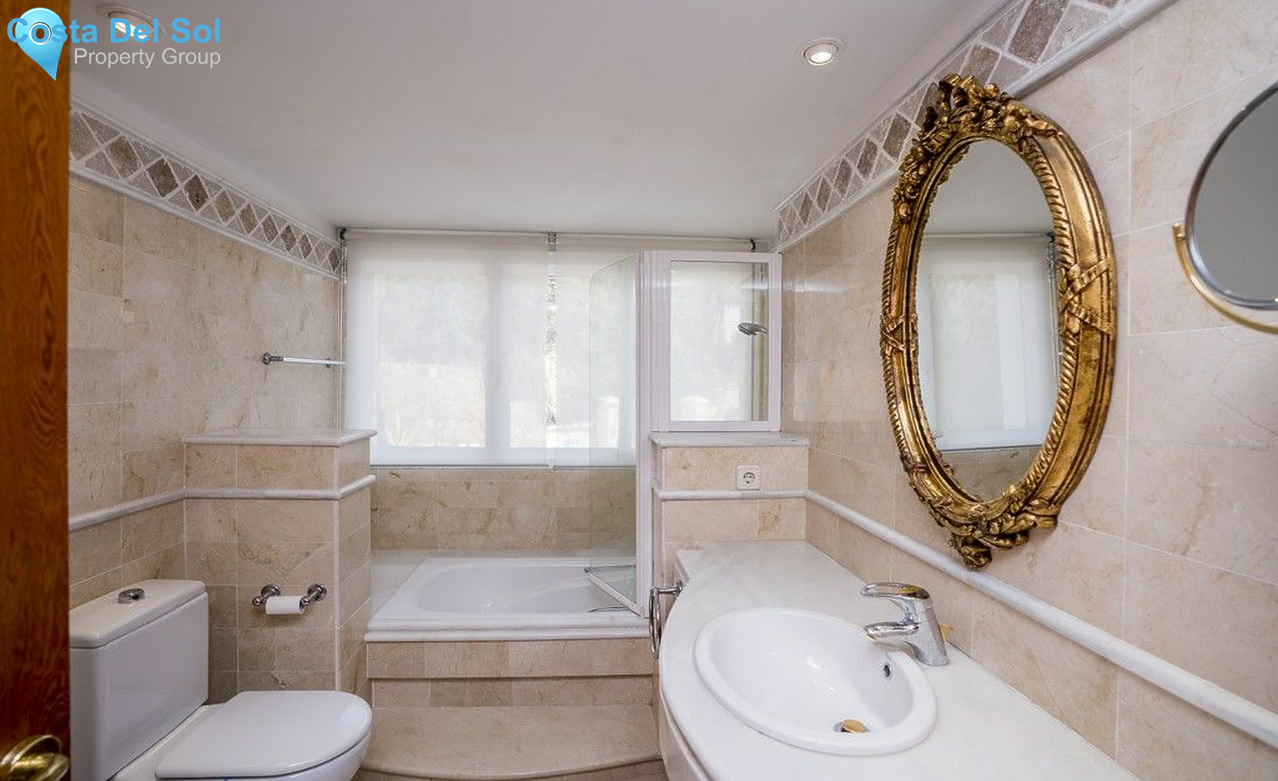 Detached Villa in Hacienda Las Chapas-1134357