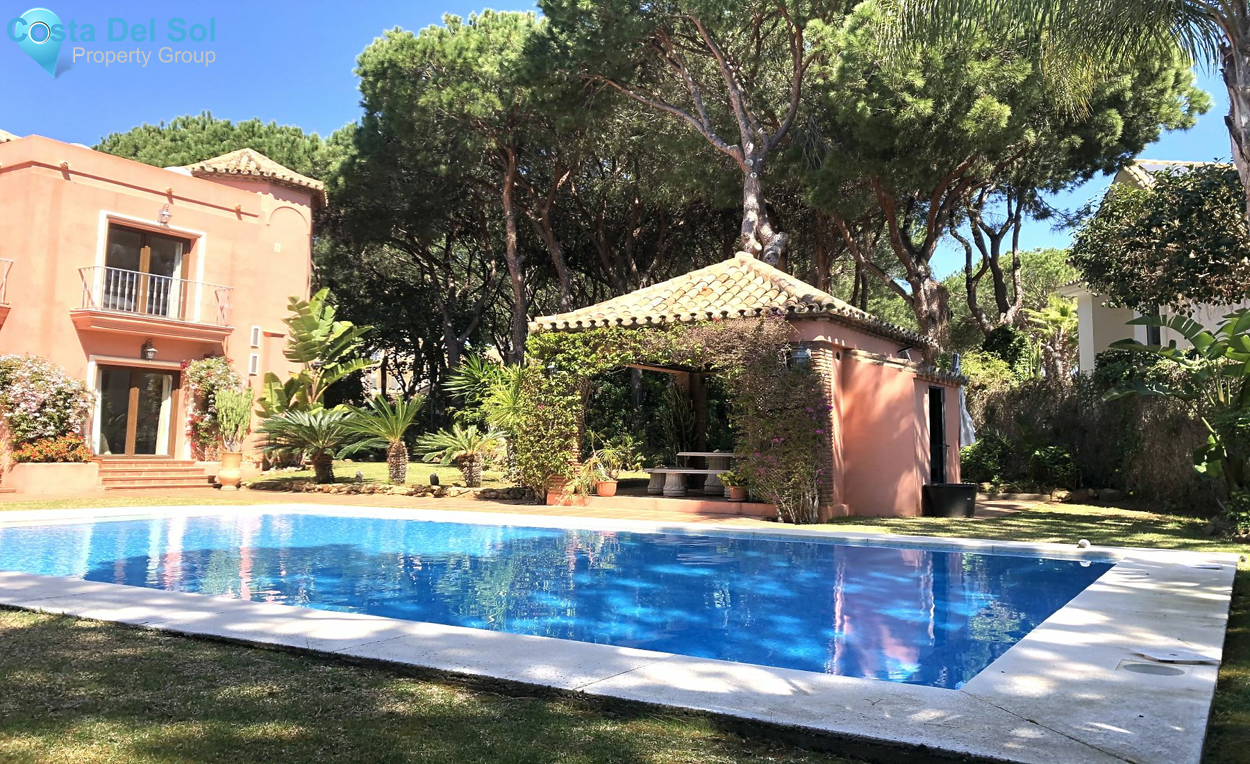 Detached Villa in Hacienda Las Chapas-1161947