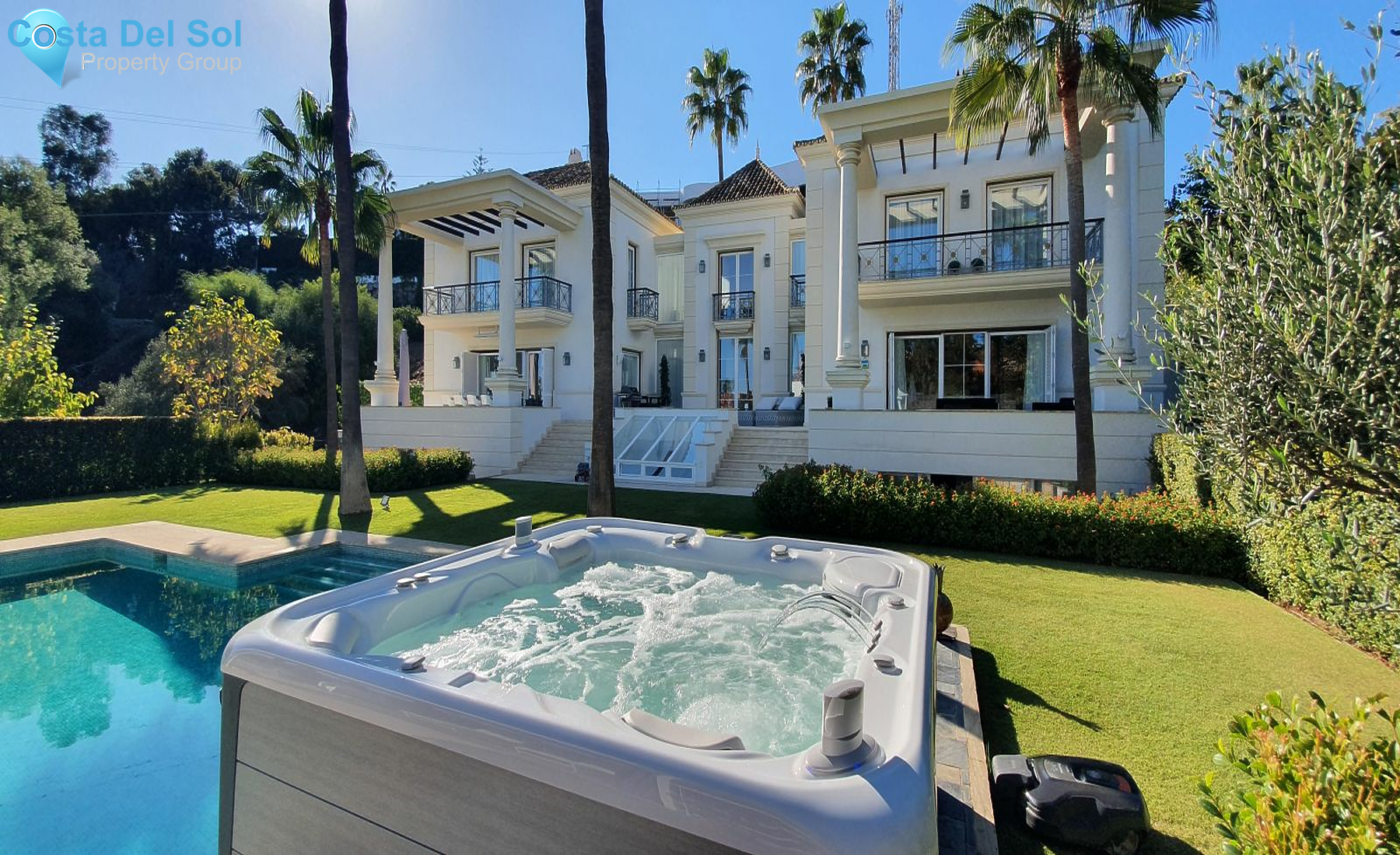 Detached Villa in Hacienda Las Chapas-1178518