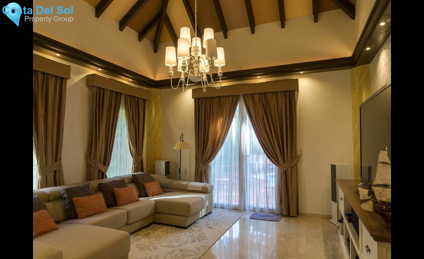 Detached Villa in Hacienda Las Chapas-1232850