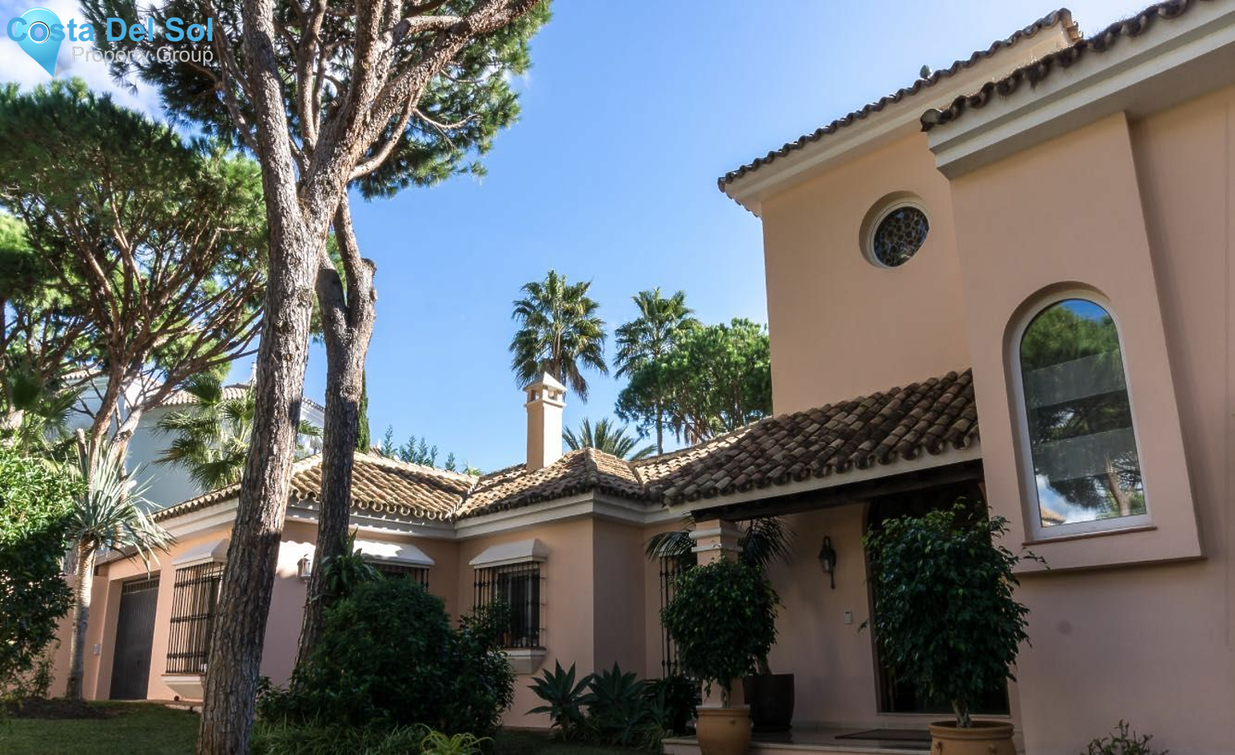 Detached Villa in Hacienda Las Chapas-1232854