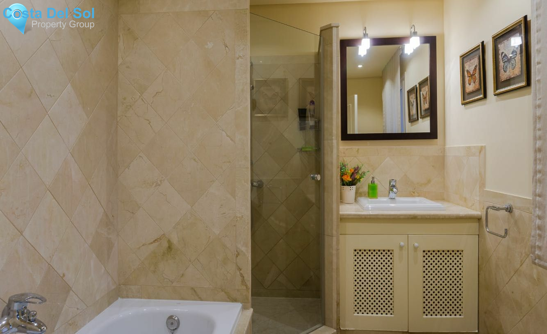 Detached Villa in Hacienda Las Chapas-1232856