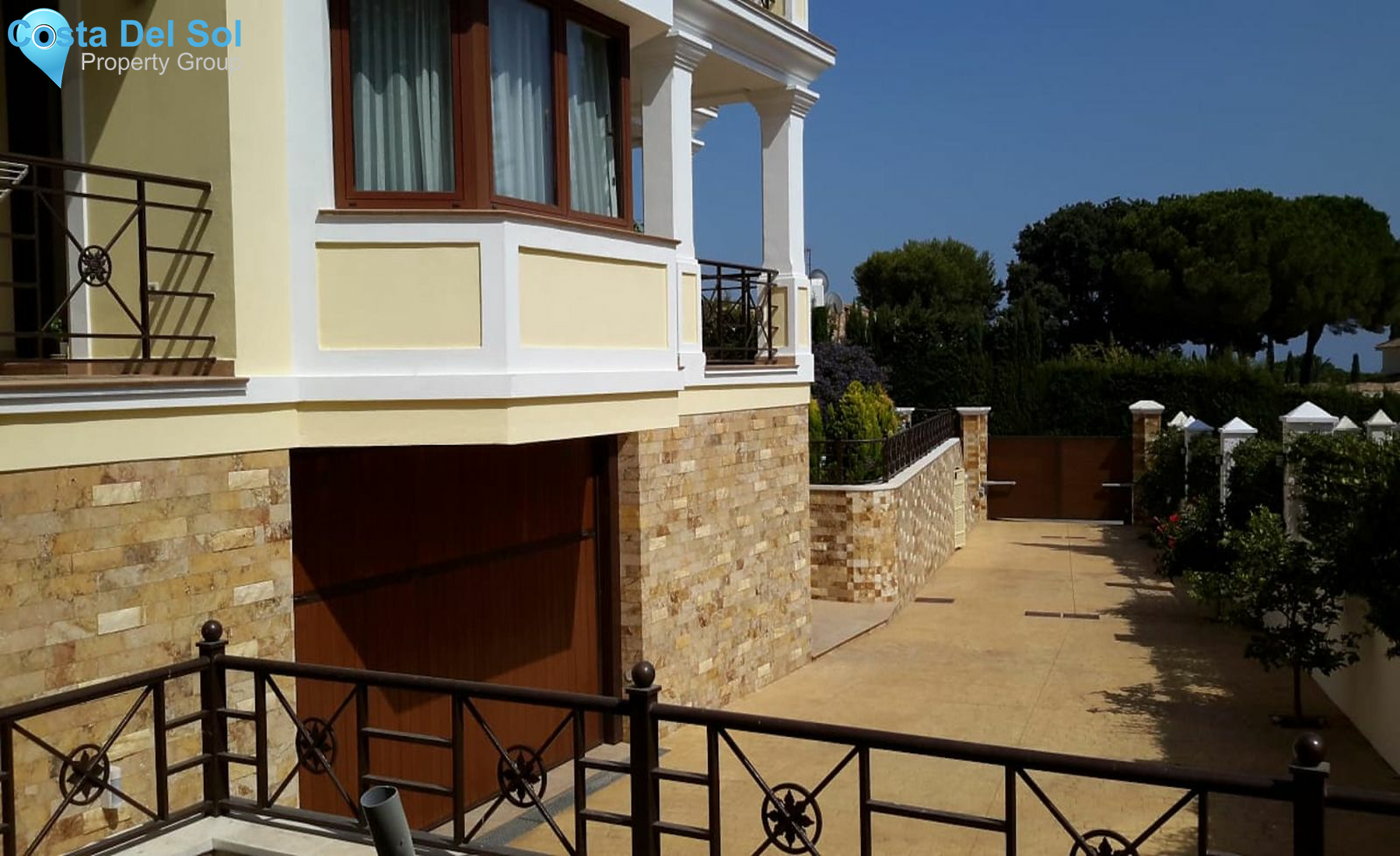 Detached Villa in Hacienda Las Chapas-1393146