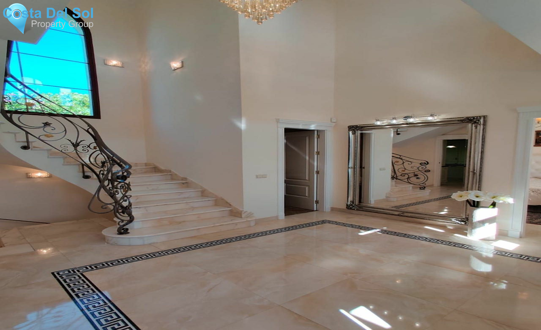 Detached Villa in Hacienda Las Chapas-1393149