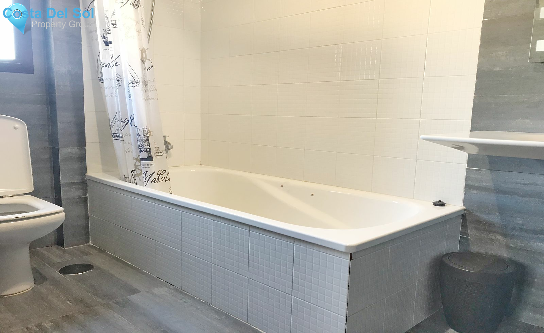 Detached Villa in Hacienda Las Chapas-1394037