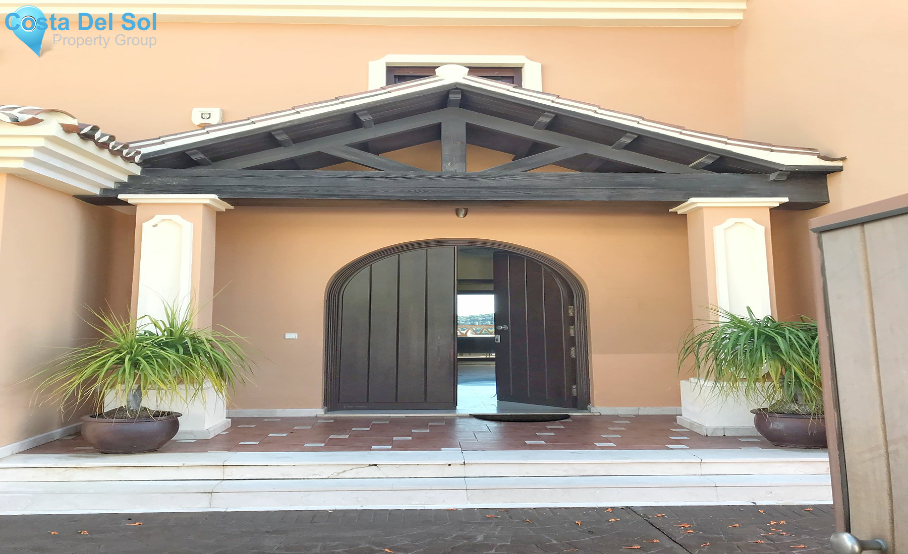 Detached Villa in Hacienda Las Chapas-1394026