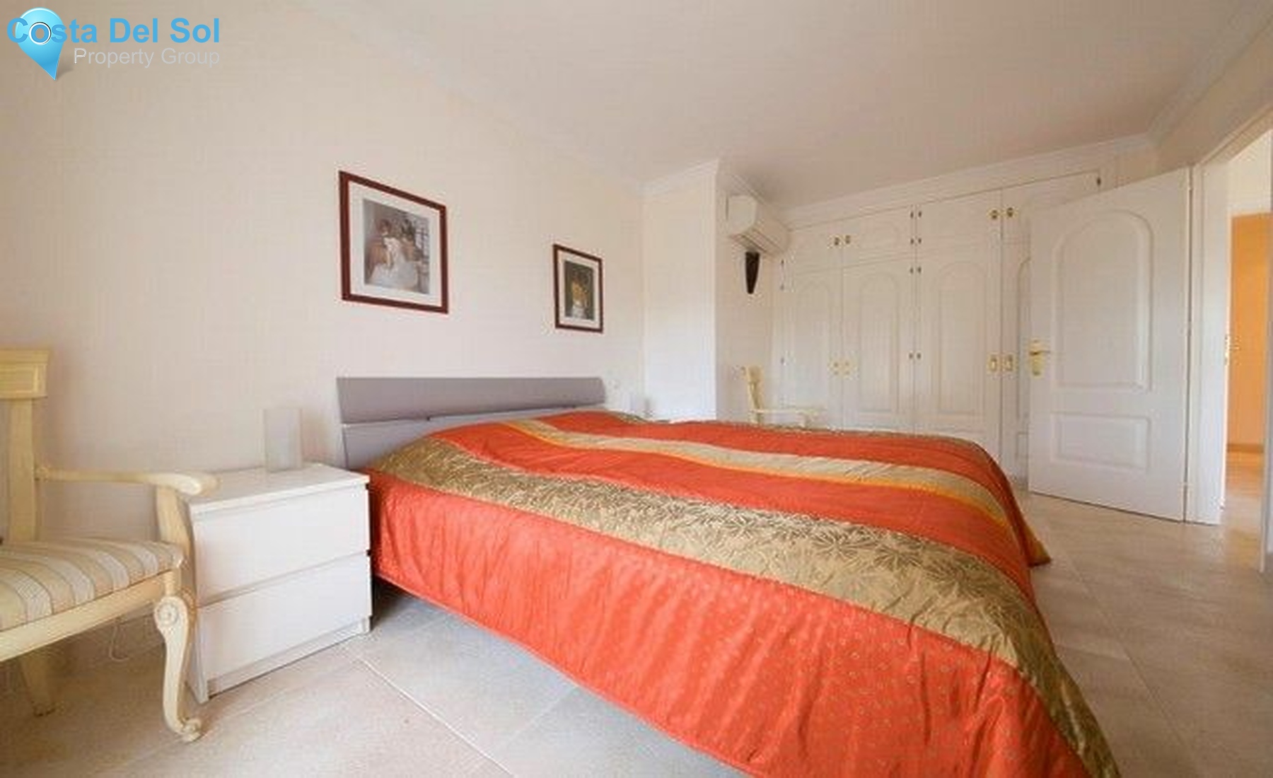 Detached Villa in Hacienda Las Chapas-1399807