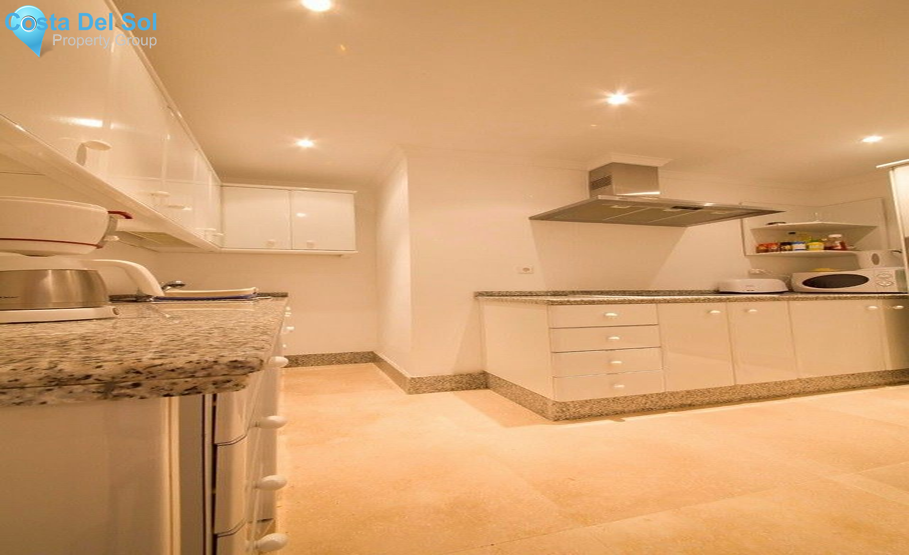 Detached Villa in Hacienda Las Chapas-1399809