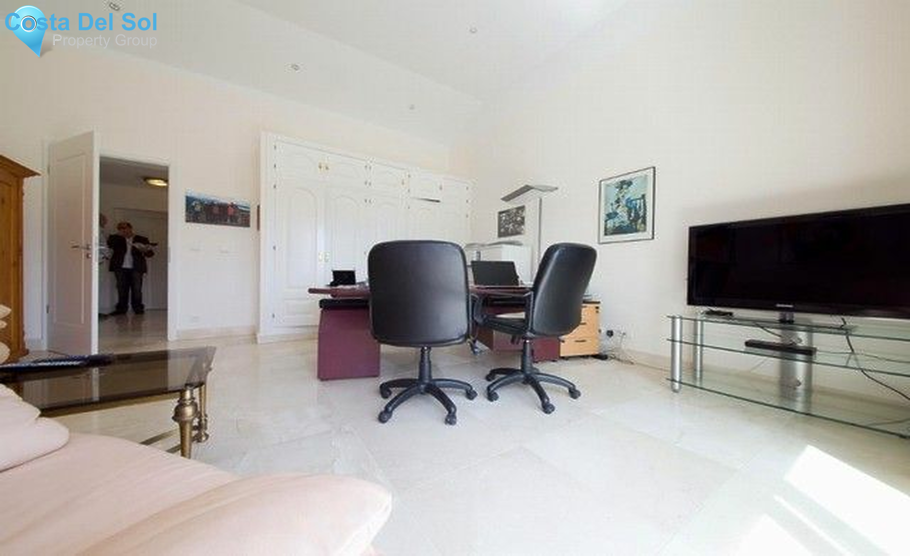 Detached Villa in Hacienda Las Chapas-1399812