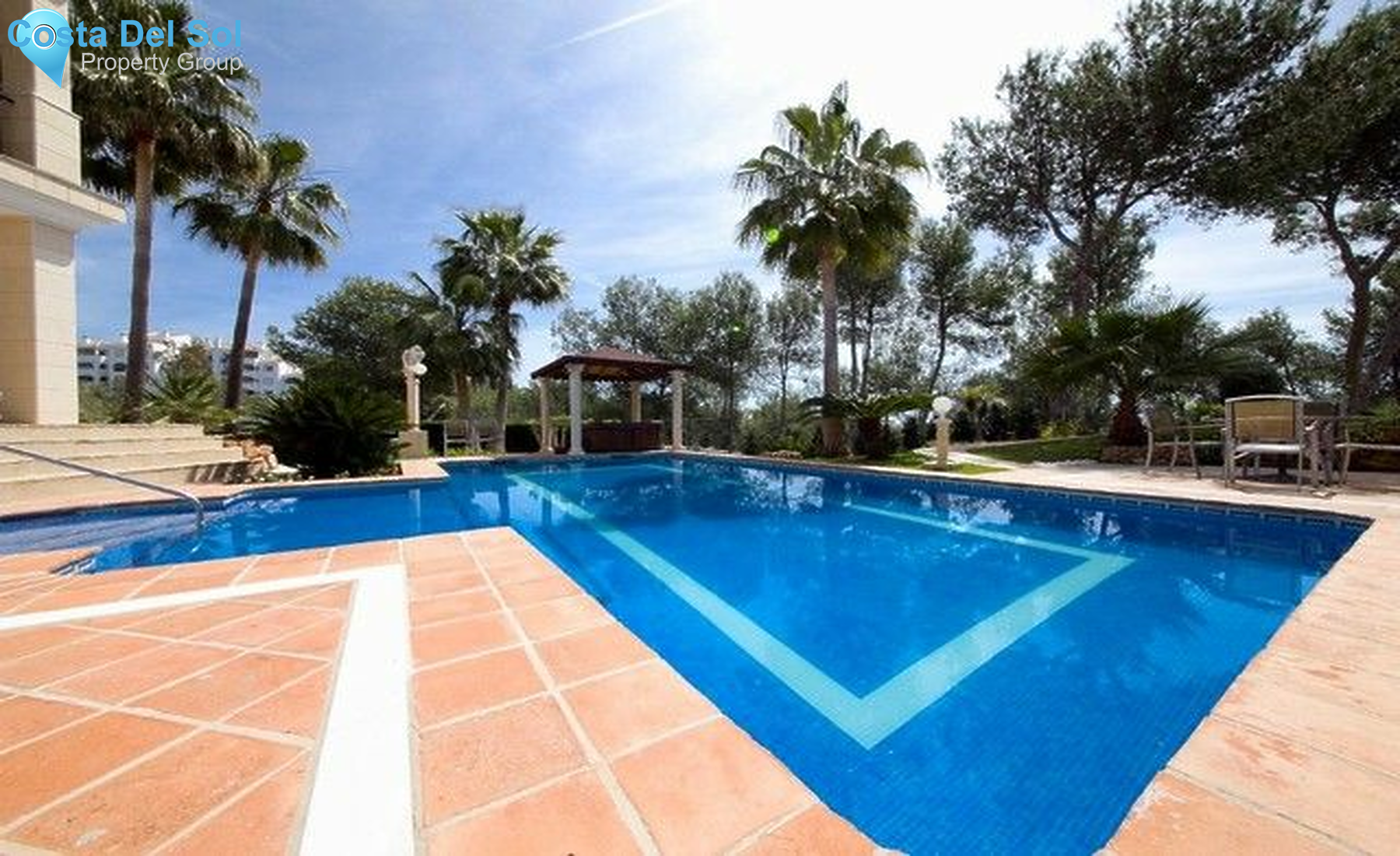 Detached Villa in Hacienda Las Chapas-1399803