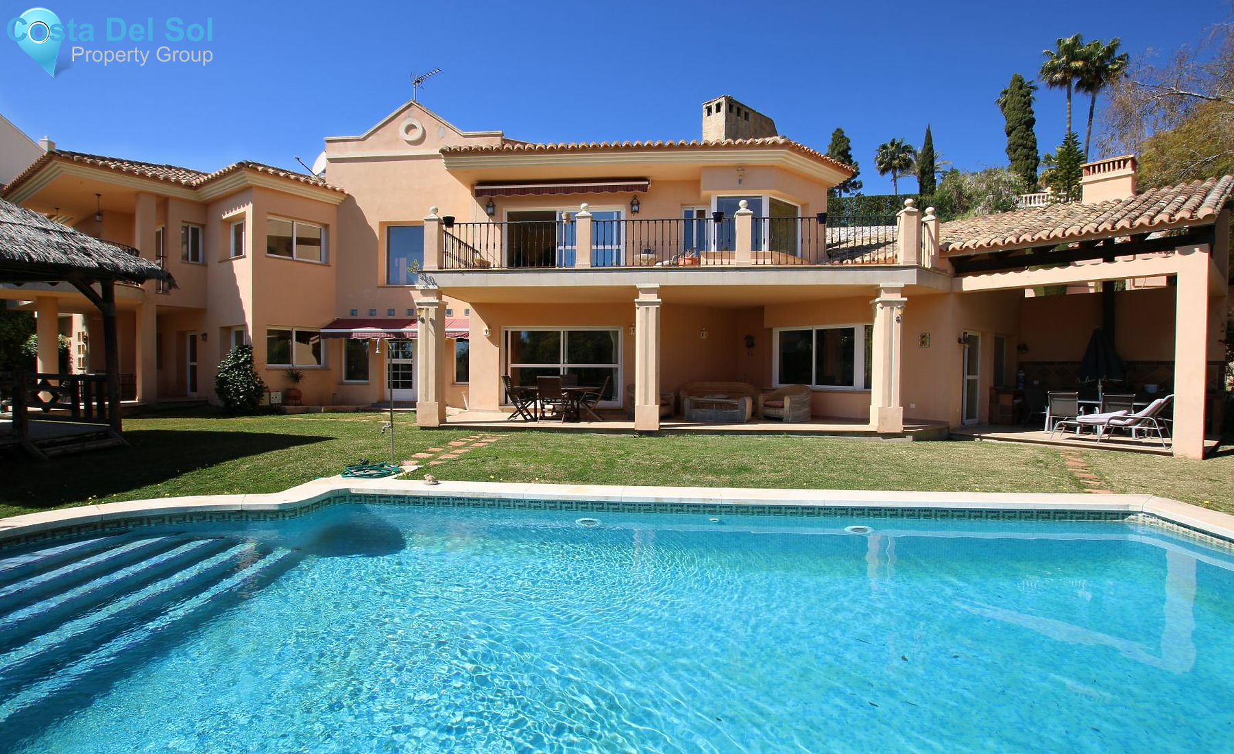 Detached Villa in Hacienda Las Chapas