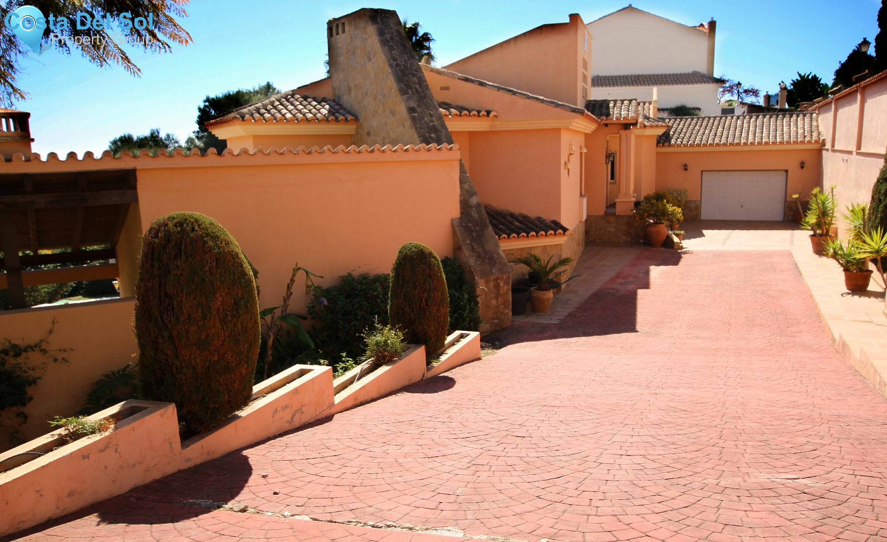 Detached Villa in Hacienda Las Chapas-1497151