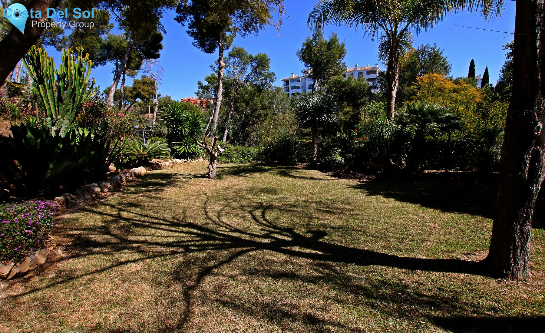 Detached Villa in Hacienda Las Chapas-1497157