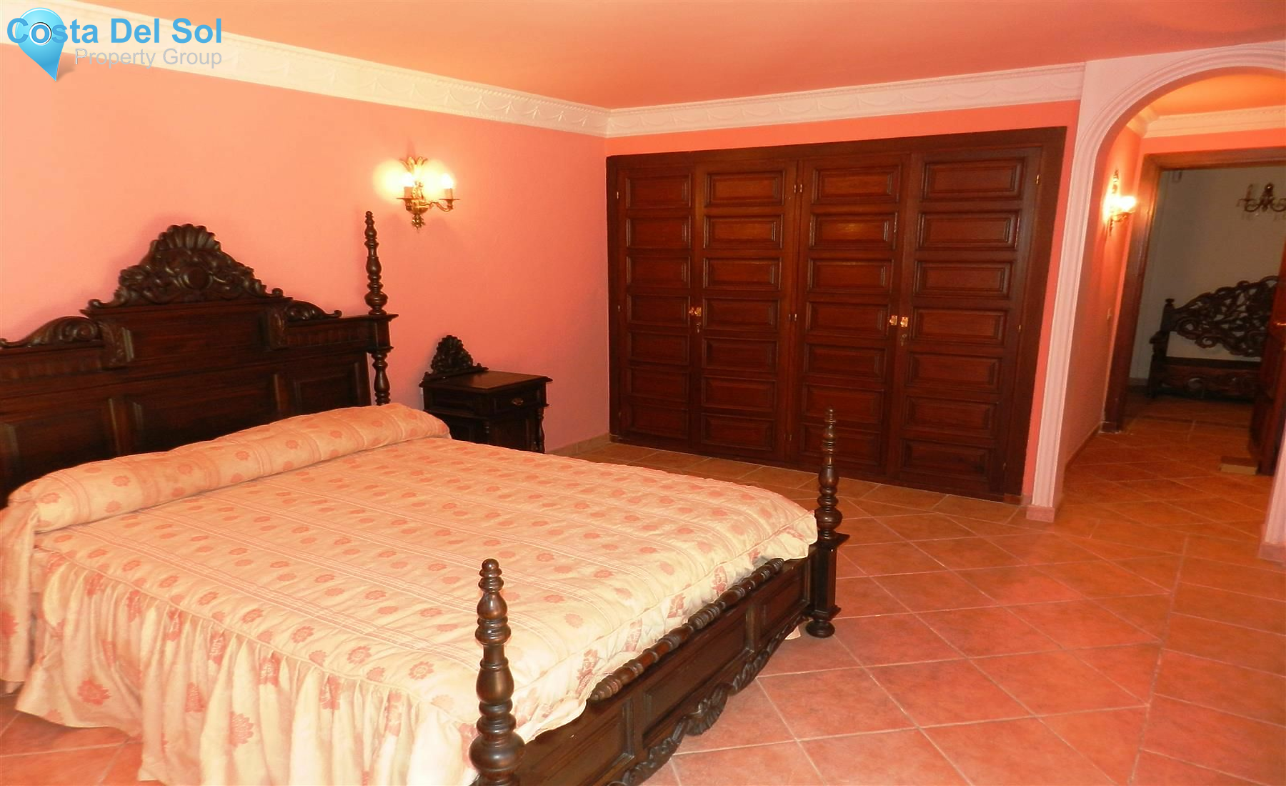 Detached Villa in La Duquesa-1520003