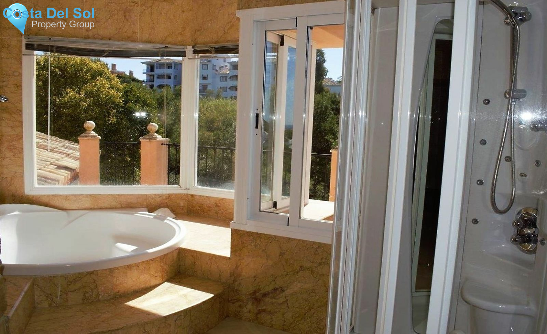 Detached Villa in Las Chapas-1388066