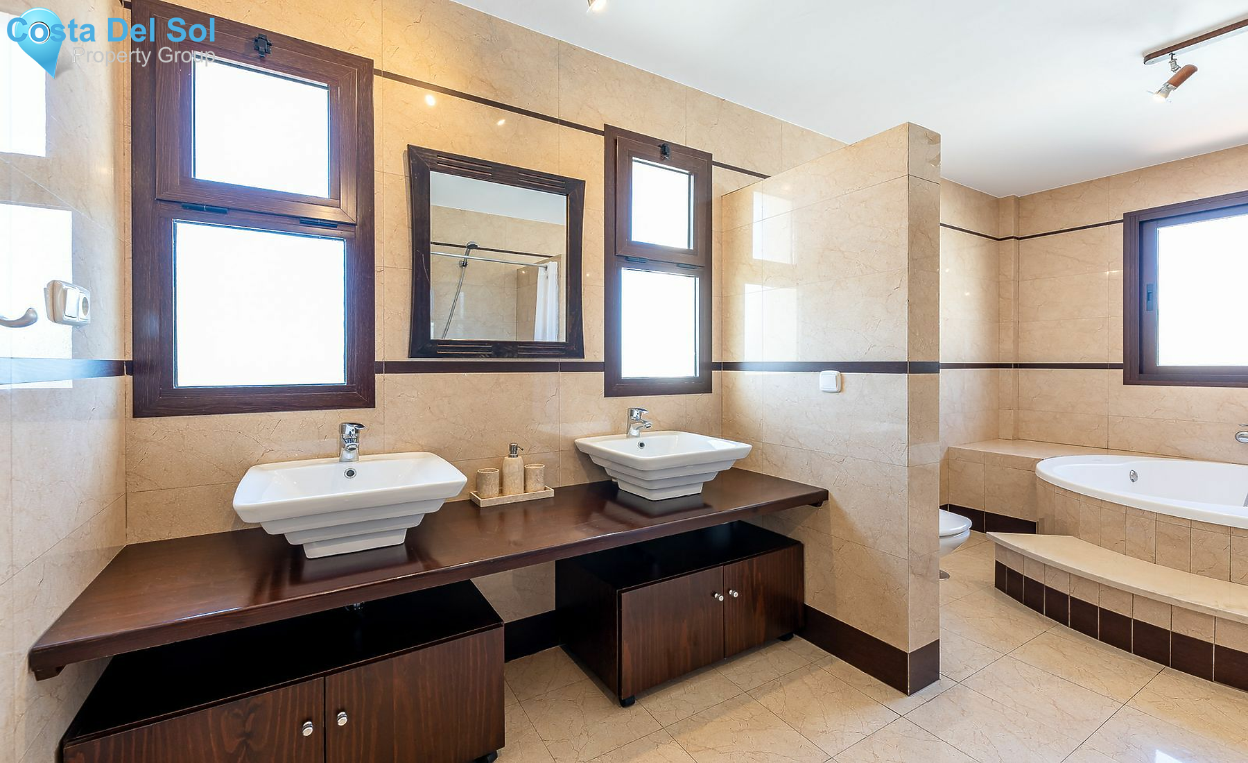 Detached Villa in Las Chapas-1442837