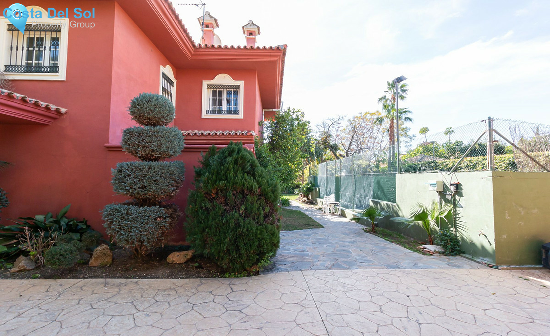 Detached Villa in Marbella-727251