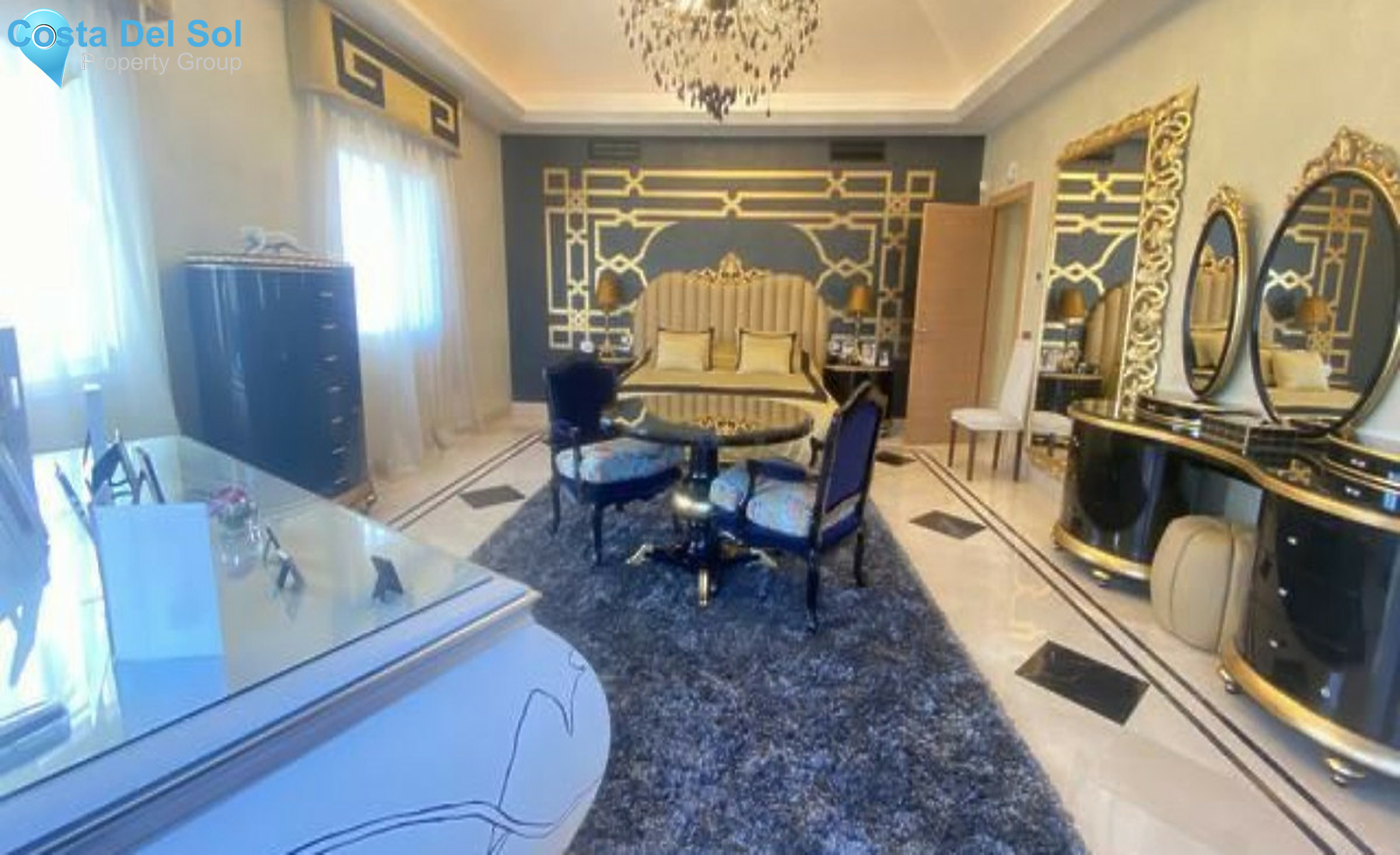 Detached Villa in Marbella-689593