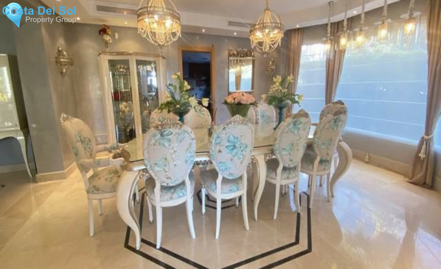Detached Villa in Marbella-689594