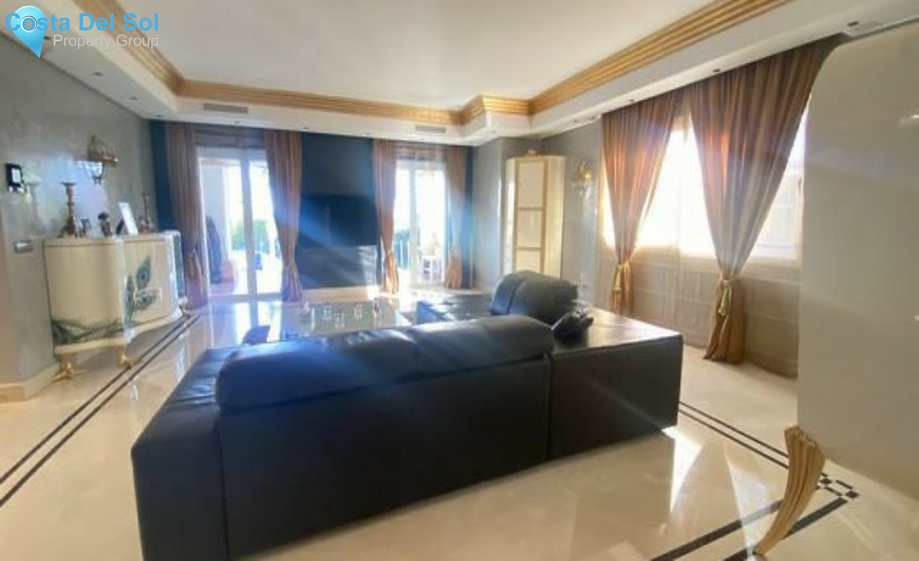 Detached Villa in Marbella-689598