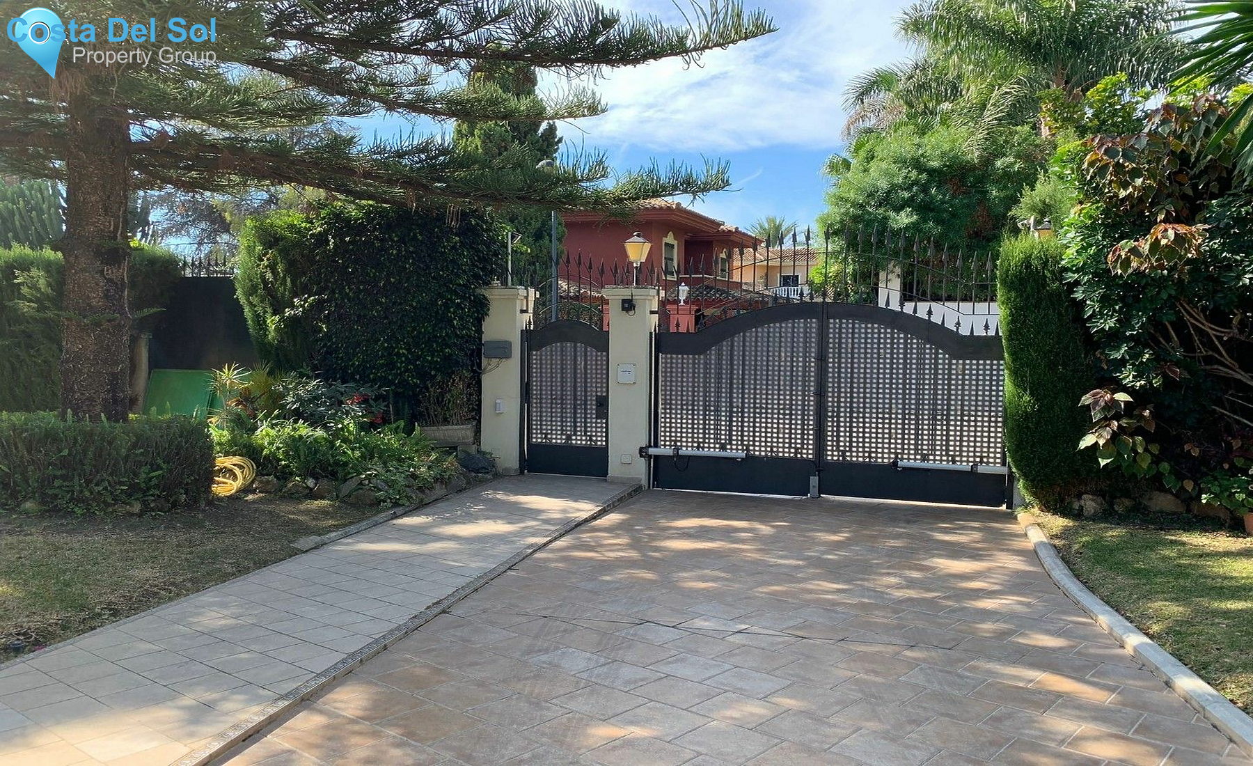 Detached Villa in Marbella-1188761